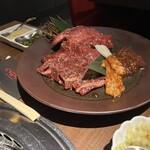 Yakiniku Toraji Toreningusenta Ten - 