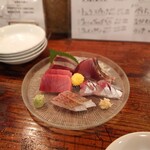 Tokyo Wine Club Raku - 刺盛りは魚真と提携とのこと