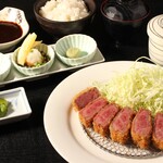 肉と魚とめん料理が充実している店 なにがし - 