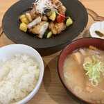 Ibushi cafe - メインとご飯と豚汁