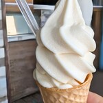 おっぱ乳業 - おっぱソフトクリーム（バニラ）スモール¥390