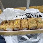 Sushi Ben Ekyuto Nippori Ten - 品よくならんでいます