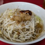 ラーメン二郎 - 小ラーメン　ニンニク少なめヤサイアブララー油