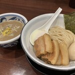 らーめん・つけ麺 吉田商店 - 料理写真:つけ麺＋味玉