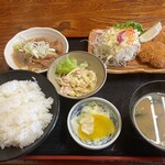 Naka Shokudo - もつ煮付きヒレカツ定食