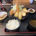 Tonkatsu no Kitakura - ひばり（ヒレ、チーズメンチ、コロッケ、エビ）