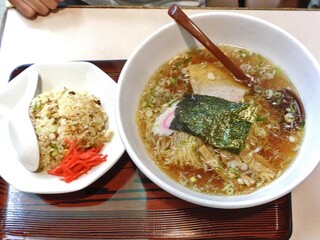 Toyo Ken Hon Ten - ラーメン 半チャーハンセット