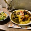 Singh's Kitchen Honmachi - ホウレン草チキン、ムール貝ニラあいがけクミンライス（さばサービス）