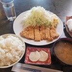 あげ幕 - 料理写真:とんかつ定食（ランチ価格税込700円）