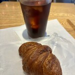 Bread&Coffee IKEDAYAMA Honten - クロワッサンとアイスコーヒー