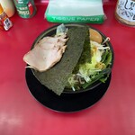 Iekei Ramen Oudouya Hon Ten - "野菜チャーシューメン(3枚)"1,100円に"味玉"100円をトッピング♪