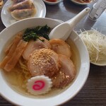 Sano Ramen Ittetsu - 塩チャーシュー麺 白ネギ別盛り 美味しい！