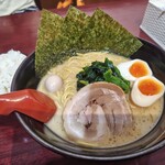 yokohamaiekeiramen akaya Arai Yakushi Sen Ten - 味玉ラーメン￥940