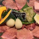 Ninniku Yakiniku Kotaro - オールスター盛り（4860円）