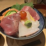 伏見のランチは海鮮丼 - 