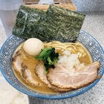 Chuka Soba Tsuchiya Shoten - 　　　濃厚魚介豚骨シリーズ第一弾　　　　　　　　　家系らーめん950円　肉増し150円