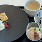 JAL First Class Lounge Haneda Kuko Kokusaisen - 食後のデザート、チョコレートパイに栗のゼリー