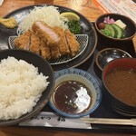 Tonkatsu Ine Nakamachidaiekimaeten - 