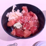 つきじ鈴富 すし富 - ◾️鮪切り落としづけ丼¥880
      　※味噌汁付
      　※ご飯大盛りは¥110
      　※キャッシュレス決済可能