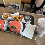 Ａ＆Ｗ - ハンバーガーセット！　オレンジジュースが相変わらずうまい！！