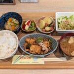 まかない小鉢 - 日替わりランチ900円