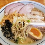 Ramen Eboshi - 「濁みそ」の麺は「中華そば」より太麺です