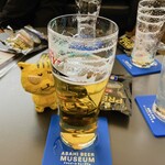 Asahi Beer Museum Suita Kojo - でも、レインさんは飲み切れず、私が残りをいただきましたよ　※酒豪なんで、すみません