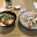 井手ちゃんぽん - 料理写真:唐揚げ丼ハーフ¥400 チャンポン[並]¥880