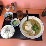 ラーメン吉田屋 - 