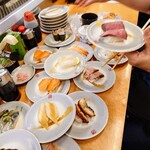 すしバリュー - どんどん食べんと 間に合わな〜い "(∩>ω<∩)"