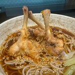 Komoro Soba Shinjuku Minamiguchi Ten - 手羽元唐揚げ いなりセット