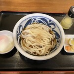 しんぺいうどん - リーズナブルなお値段なのに、温玉別添え、ネギ、レモン、おろし、生姜、追いレモン汁まで別添えの嬉しいサービス！！