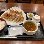 Ringer Hut Mitaka Iguchi Ten - ぎょうざ7個定食(大盛り)+ぎょうざ(5個)