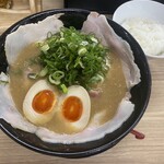 魔界系ラーメン三冠馬 - 料理写真: