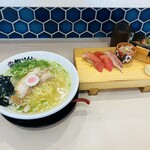 すごい煮干ラーメン 釣りきん - 真鯛中華そば、赤酢握り5貫(定番)