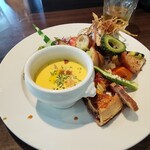 BISTRO au bascou - ワンプレートに冷製ポタージュ、キッシュなど