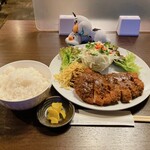 Katsu Dokoro Rankamu - ロースとんかつ定食大　1,000円(税込)  ※味噌汁待ち