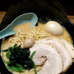 Yokohama Iekei Ramen Takumiya Mitomiwa Ten - 