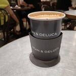 DEAN & DELUCA CAFE NEWoMan - 