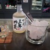 sunakku koto - スナック古都さんで麦焼酎をキープ。