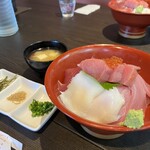 翠藍 - 海鮮丼中（斜めバージョン）