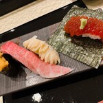 Sushi Oomasa - ウニ、大トロ、アワビ、筋子手巻き