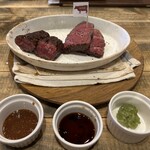 Jukusei Wagyu Steak Grilled Aging Beef Yokohama Ten - つけダレは左から赤ワイン味噌、おろしポン酢、山葵、個人的には赤ワイン味噌が好みだった。