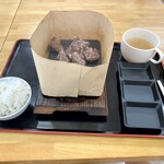 ステーキ食堂 ワンダーステーキ - カットフィレステーキが到着！