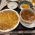 Bairan Kyubikkupuraza ShinYokohama Ten - 梅蘭焼きそば(小)、蟹肉入りフカヒレスープ、マンゴープリン