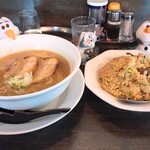 Naochan Ramen - なおちゃんラーメン825円＆ハーフチャーハン407円