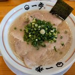 Hakata Tonkotsu Ippo Kasuga Ten - 焼きめしセットのらーめんにチャーシュー（トッピング）