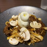 鎌倉パスタ - 牛頰肉とマッシュルームのボロネーゼブッラータチーズ