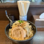 焦乃香. - 料理写真:焦がし辛味噌（辛さ普通）+炒めモヤシ増し+味付きニンニク　¥950+¥100+¥50