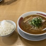 ラーメン大学 - 料理写真:味噌ラーメンには白ごはん